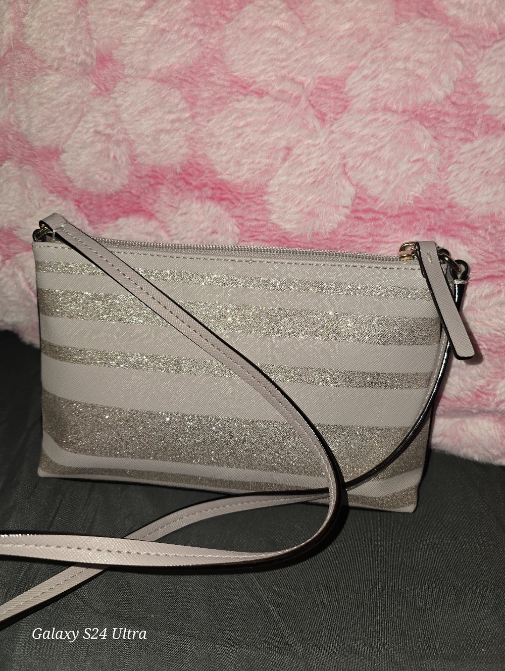 New Kate Spade Haven Lane Ramey crossbody handbag featuring silver glitter strip - Picture 3 of 4